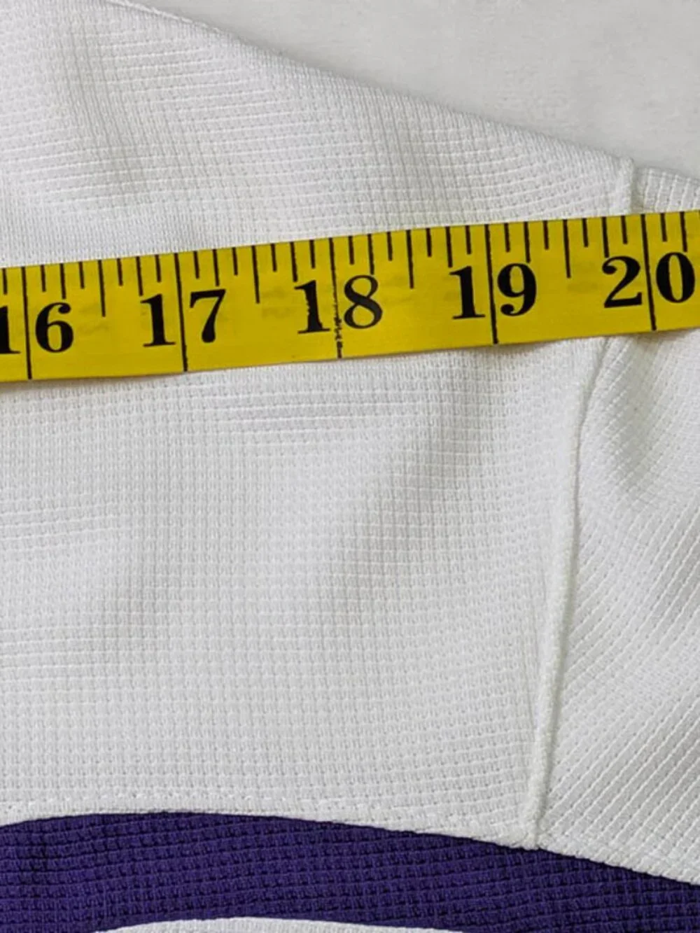 NEW Nike Dri-Fit White Polo Golf Shirt Mens‎ Medium Basketball Logo Purple BU